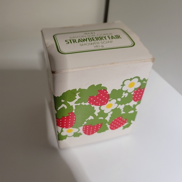 Vintage  avon soap strawberry 🍓  New never used - Picture 4 of 4